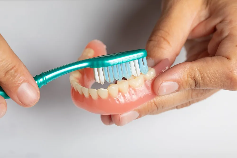 4 Steps To Clean Dentures